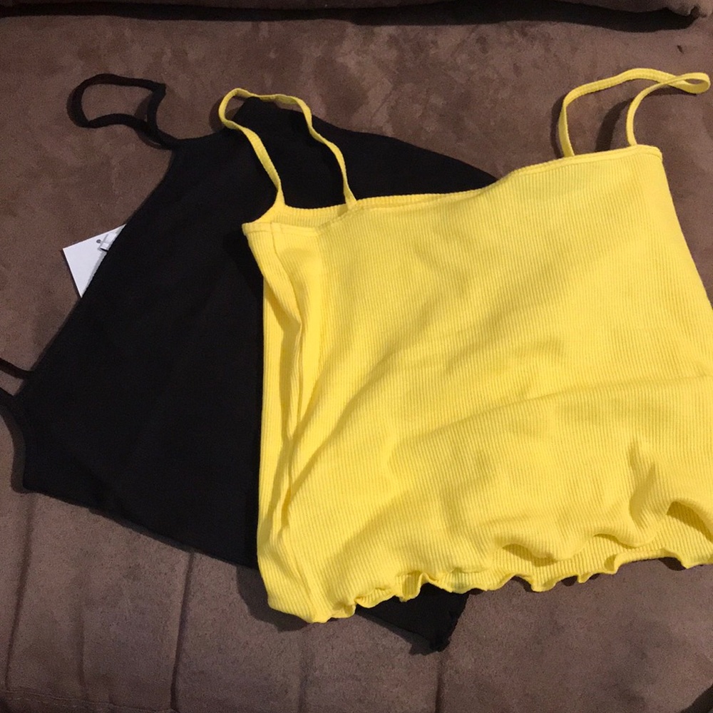 2 crop tops.